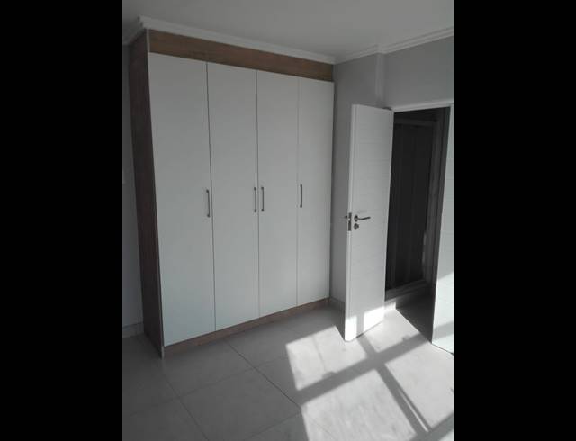 2 BEDROOM APARTMENT FOR SALE IN UMHLANGA RIDGE